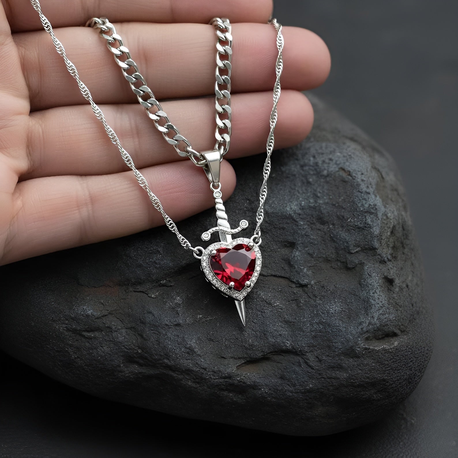 Dague D'Amour Pendant