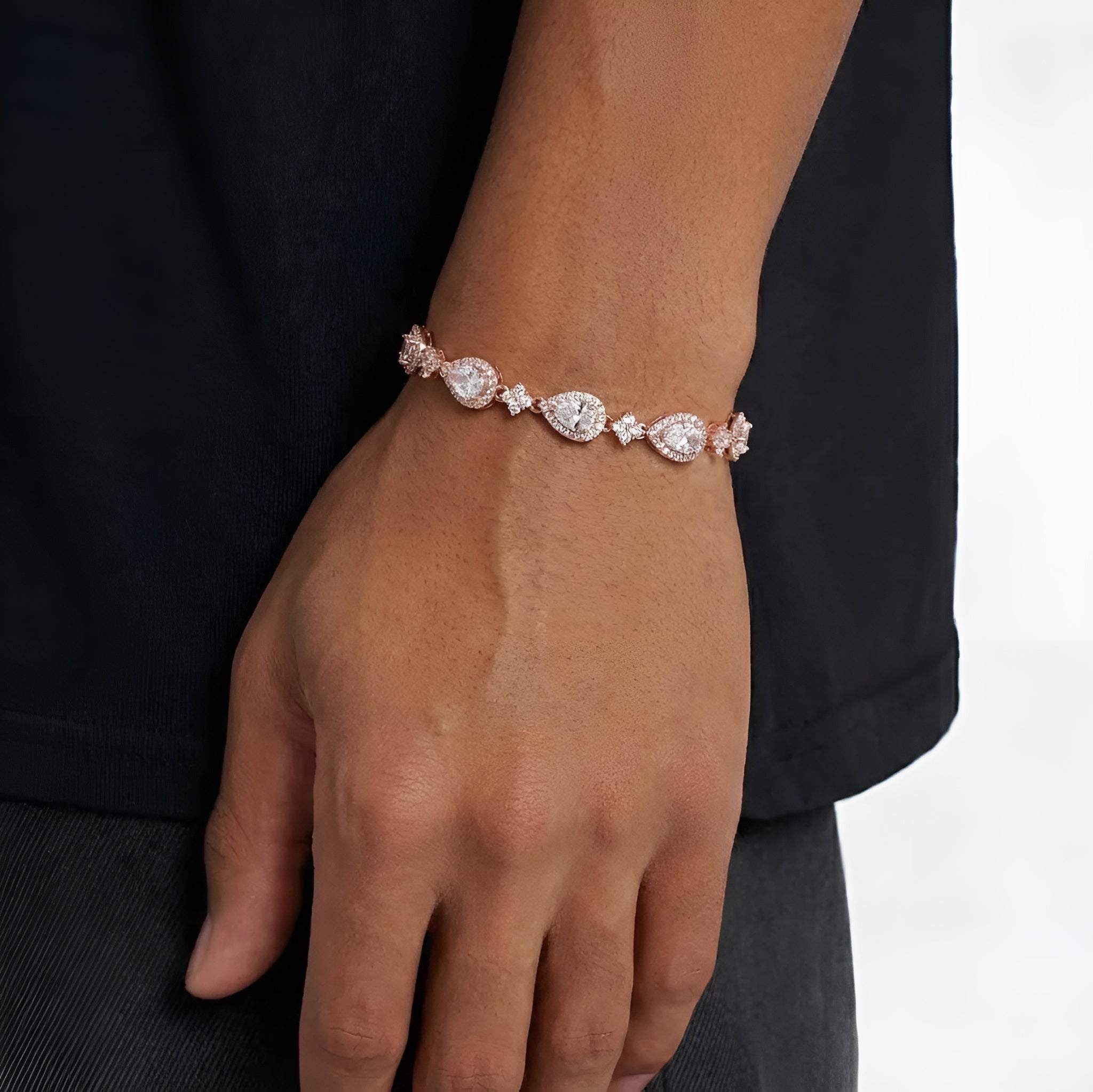 NK™ STAR DROP BRACELET